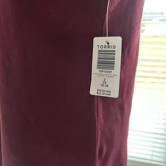 NWT Torrid Rich Burgundy Sleeveless Mock Turtle Neck Tank Top - Picture 6 of 7